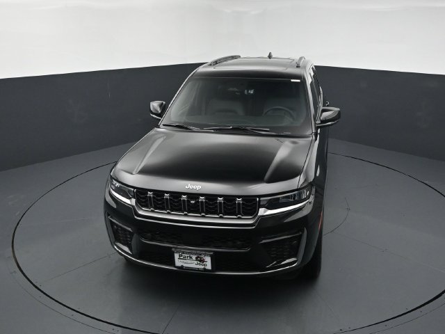 New 2026 Jeep Grand Cherokee Limited w/ Luxury Tech Group II AWD/4WD image 13