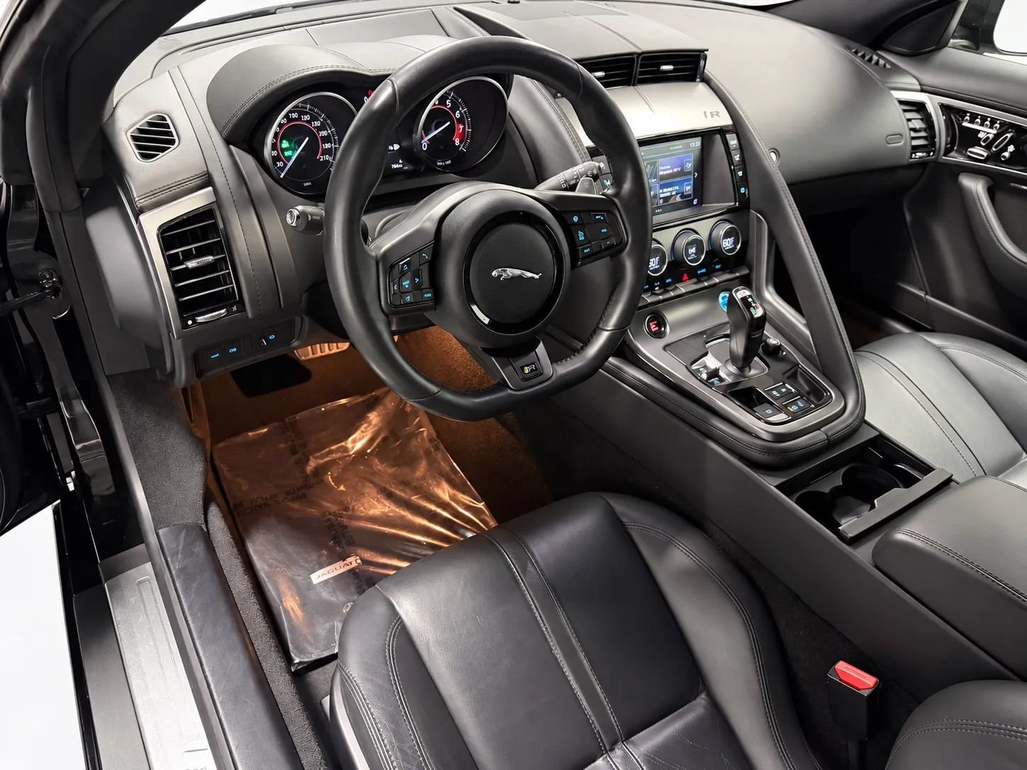 Used 2017 Jaguar F-TYPE R AWD/4WD image 9