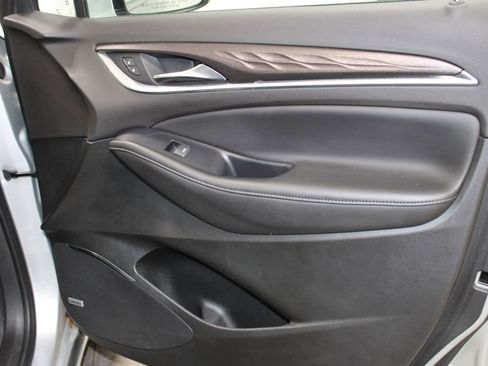 Used 2022 Buick Enclave Avenir w/ Avenir Technology Package image 23