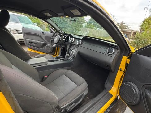 Used 2006 Ford Mustang Coupe image 8