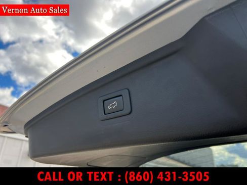 Used 2019 Subaru Outback 2.5i Limited w/ Popular Package #2 image 19