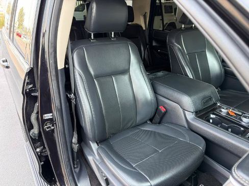 Certified 2022 Ford Expedition XLT AWD/4WD image 9
