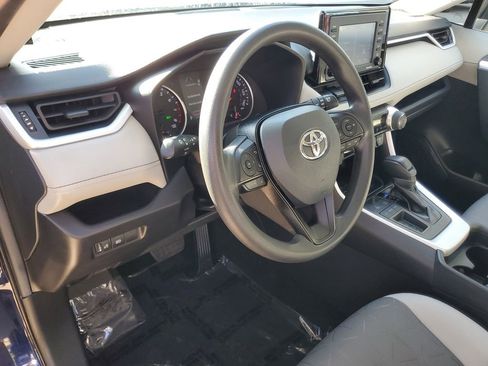 Used 2020 Toyota RAV4 XLE FWD image 17