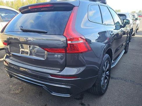 Used 2024 Volvo XC60 B5 Core AWD/4WD image 4
