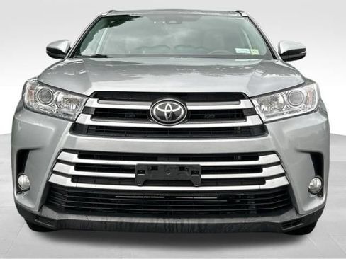 Used 2019 Toyota Highlander XLE AWD/4WD image 8