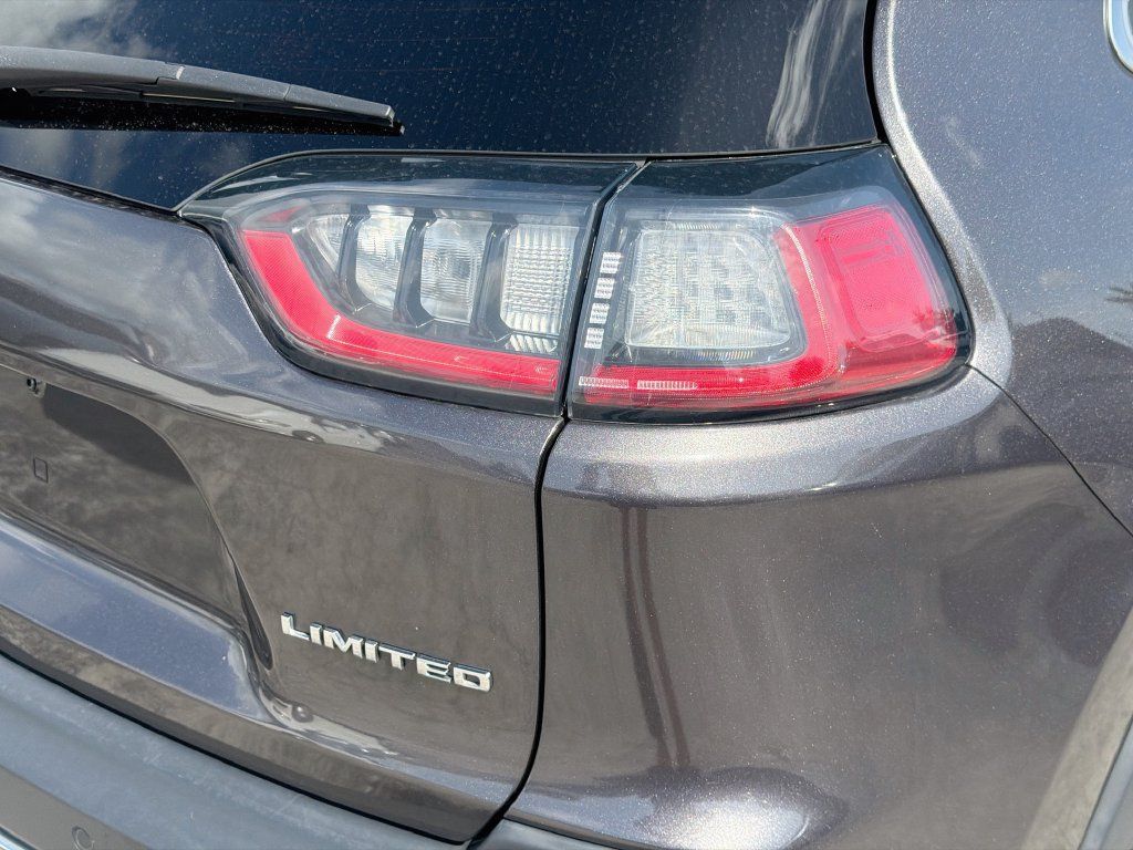 Used 2020 Jeep Cherokee Limited FWD image 27