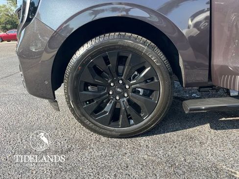 New 2025 Ford Expedition Platinum w/ Stealth Appearance Package image 26