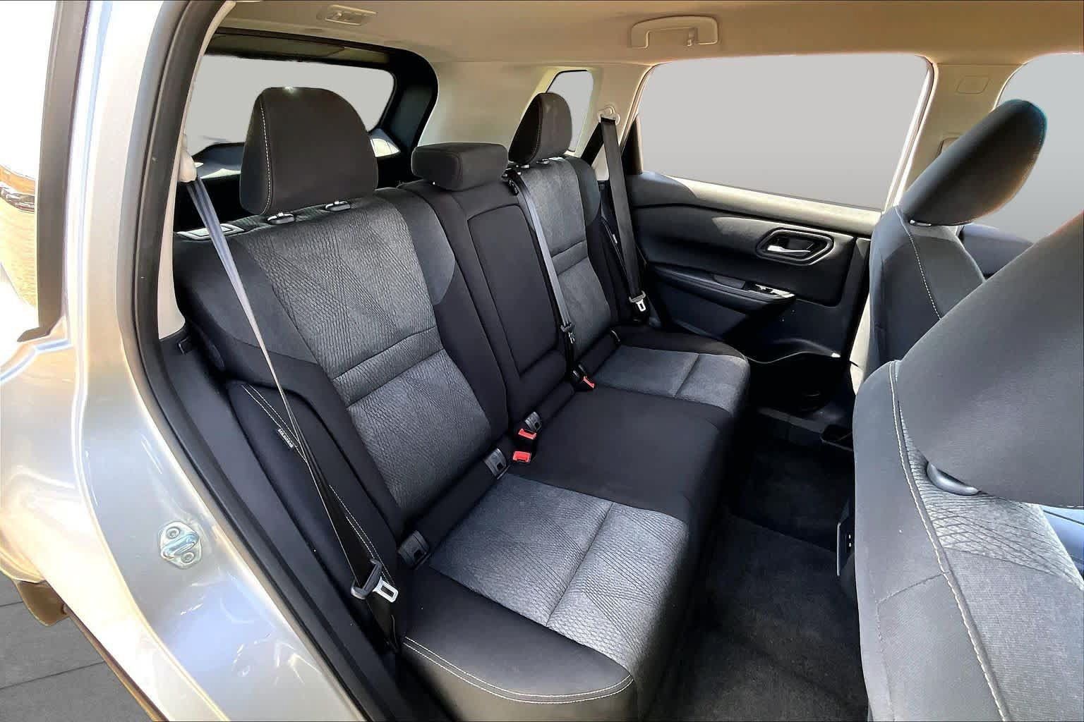Used 2025 Nissan Rogue SV AWD/4WD image 20