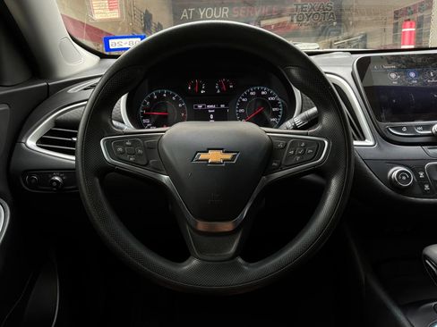 Used 2022 Chevrolet Malibu LS FWD image 32
