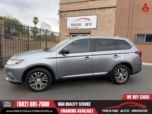 Used 2017 Mitsubishi Outlander ES FWD image 3