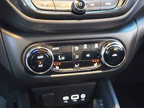 Used 2022 Chevrolet TrailBlazer LT w/ Convenience Package image 28