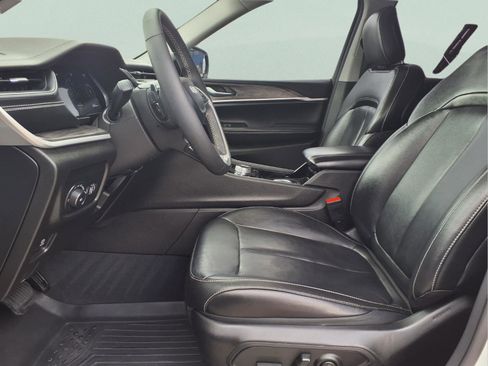 Used 2023 Jeep Grand Cherokee L Limited image 10