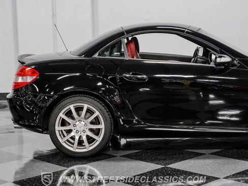 Used 2005 Mercedes-Benz SLK 350 image 28