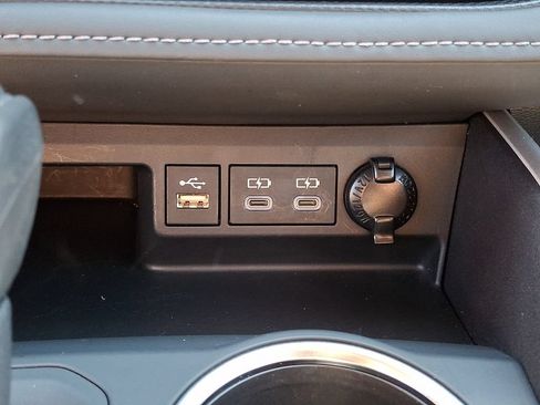 Certified 2025 Toyota Highlander LE FWD image 17