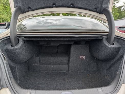 Used 2013 Buick LaCrosse Leather FWD image 18