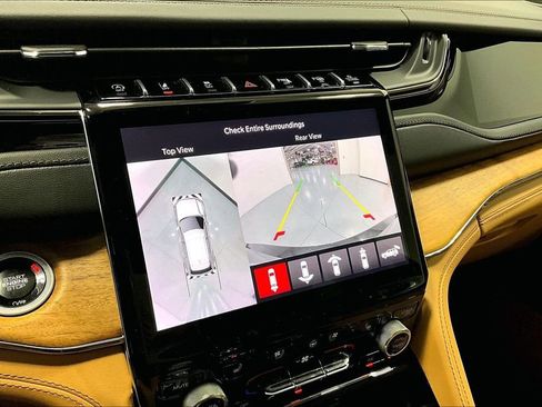 Used 2025 Jeep Grand Cherokee L Summit image 30