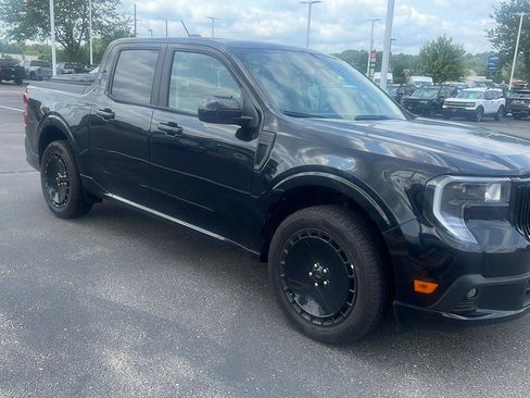 Used 2025 Ford Maverick Lobo AWD/4WD image 2