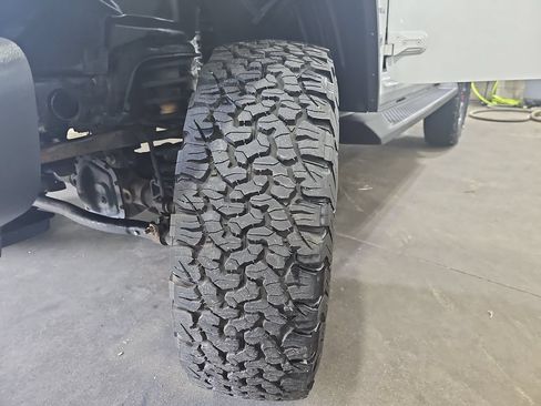Used 2021 Jeep Wrangler Unlimited Sahara w/ Dual Top Group AWD/4WD image 35