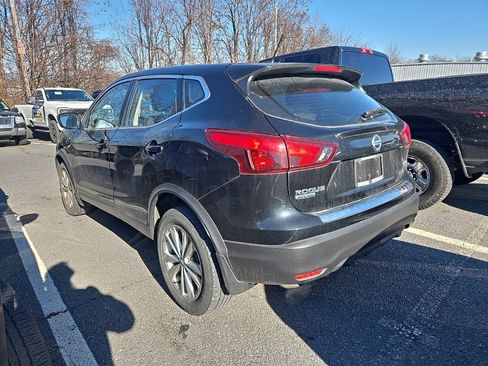 Used 2019 Nissan Rogue Sport S w/ Appearance Package image 3