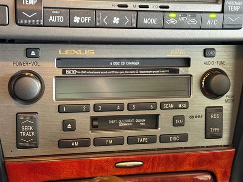 Used 2004 Lexus SC 430 Convertible w/ Preferred Accessory Pkg RWD image 17