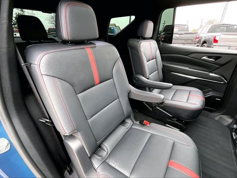 Used 2024 Chevrolet Traverse RS image 19