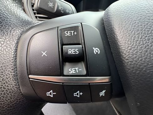 Used 2020 Ford Escape SE image 25