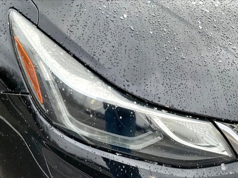 Used 2017 Chevrolet Cruze Premier image 28