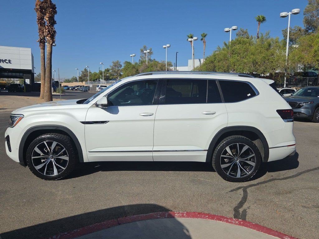 Used 2024 Volkswagen Atlas SEL Premium R-Line AWD/4WD image 3