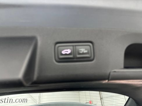 Used 2024 Kia Telluride EX w/ EX Captain's Chair Package FWD image 34