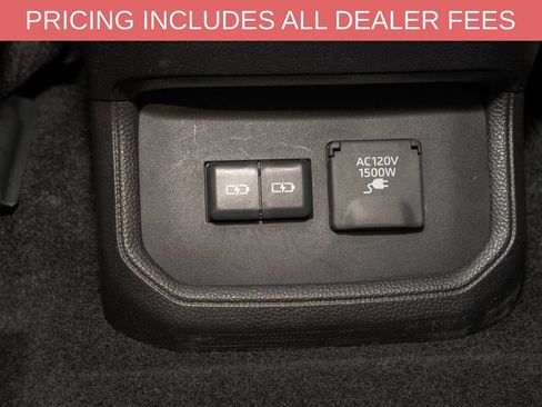 Certified 2024 Toyota Highlander Limited AWD/4WD image 8