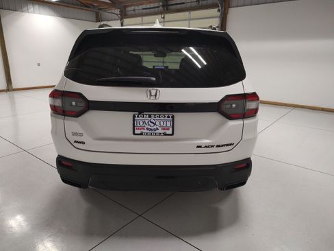New 2026 Honda Pilot Black Edition image 11