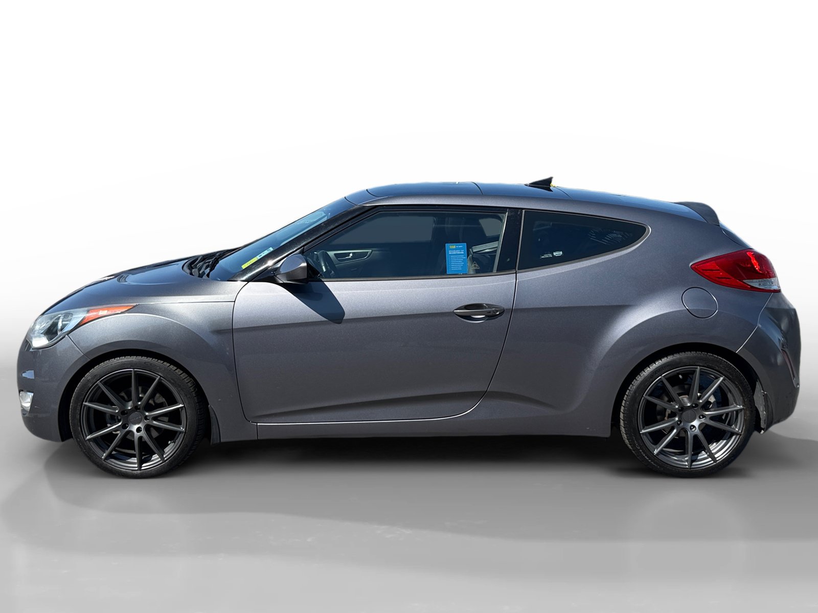 Used 2013 Hyundai Veloster w/ Style Pkg FWD image 2