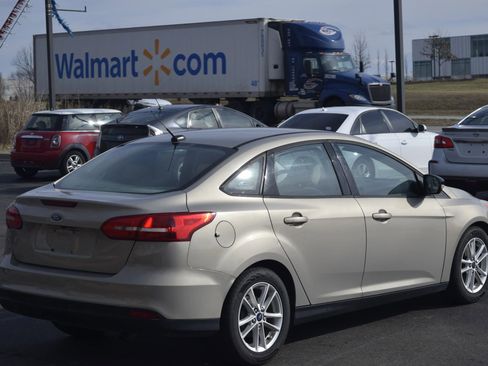 Used 2016 Ford Focus SE image 3