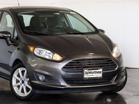 Used 2016 Ford Fiesta SE w/ Equipment Group 201A FWD image 6