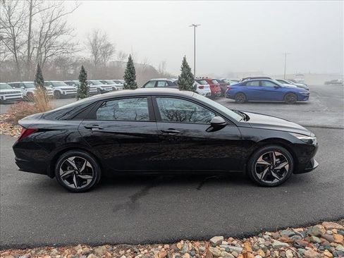 Certified 2023 Hyundai Elantra SEL w/ Convenience Package image 6