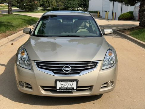 Used 2010 Nissan Altima 2.5 SL w/ SL Pkg FWD image 2