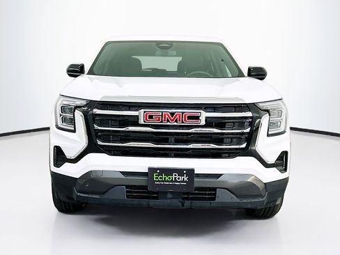 Used 2025 GMC Terrain Elevation image 2