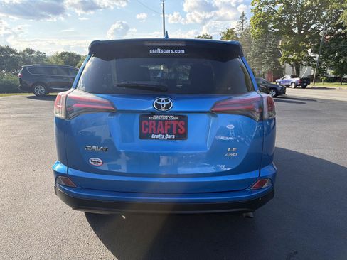 Used 2018 Toyota RAV4 LE w/ All Weather Liner Package AWD/4WD image 4