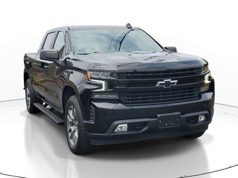 Used 2021 Chevrolet Silverado 1500 RST w/ Convenience Package II AWD/4WD image 2