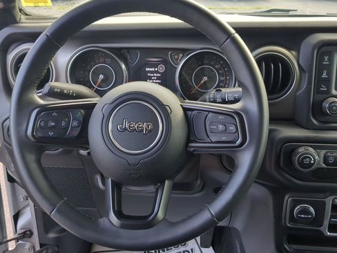 Used 2018 Jeep Wrangler Unlimited Sport S AWD/4WD image 13