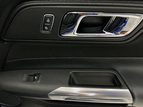 Used 2016 Ford Mustang Coupe RWD image 33