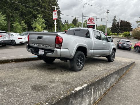 Certified 2023 Toyota Tacoma SR5 AWD/4WD image 8