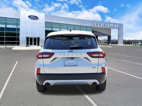 Used 2023 Ford Escape Active w/ Tech Pack #1 FWD image 3