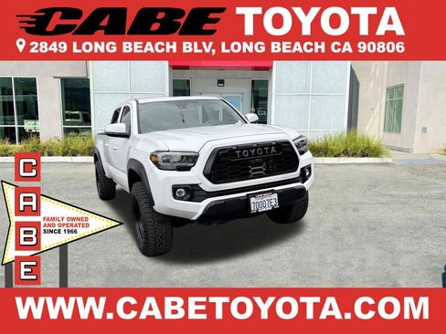 Used 2021 Toyota Tacoma TRD Off-Road w/ TRD Premium Off Road Package AWD/4WD image 1