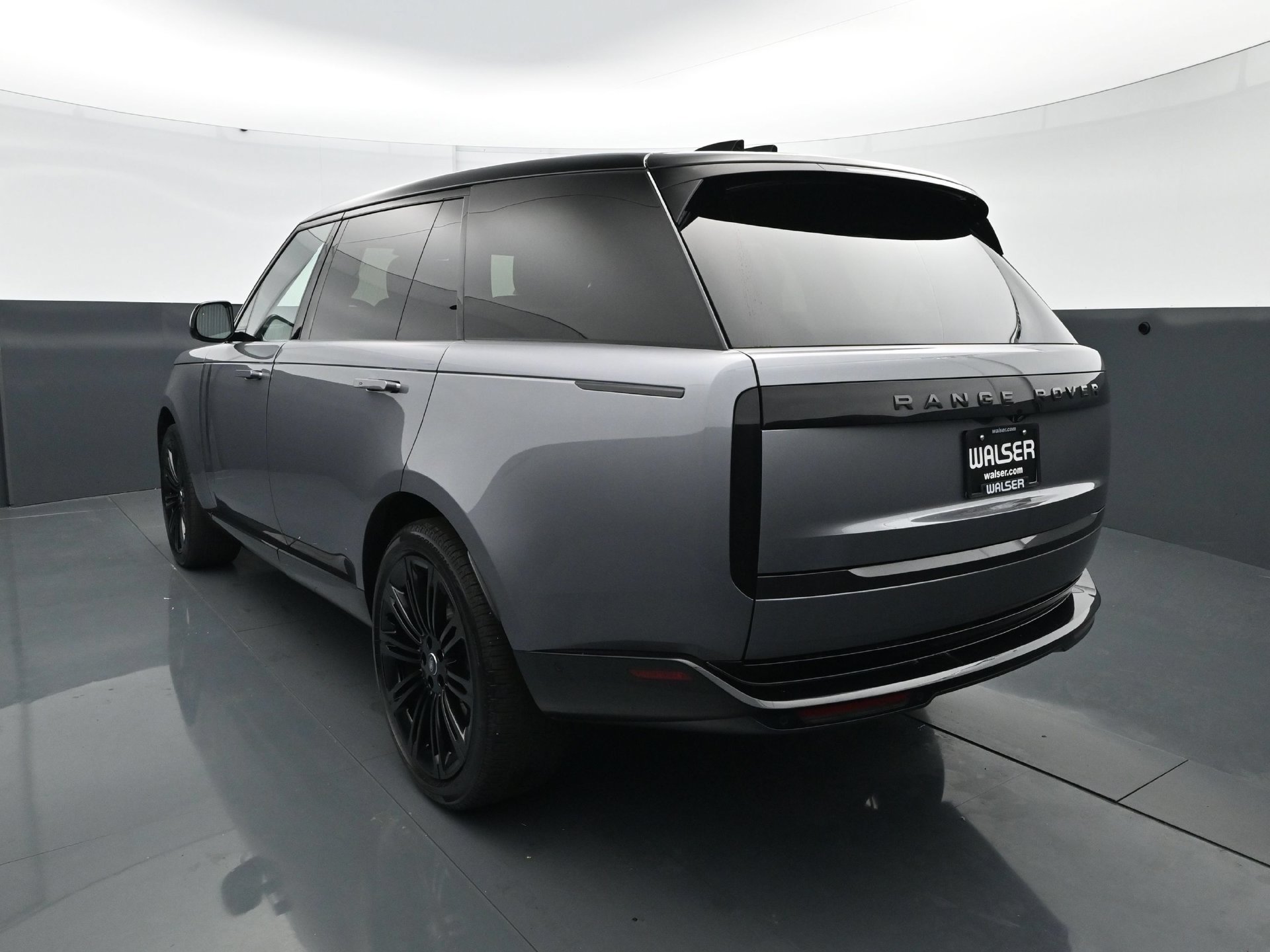 Used 2025 Land Rover Range Rover Long Wheelbase SE AWD/4WD image 5