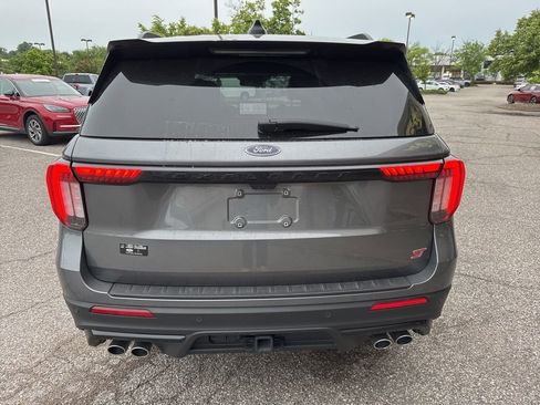 Used 2025 Ford Explorer ST AWD/4WD image 9