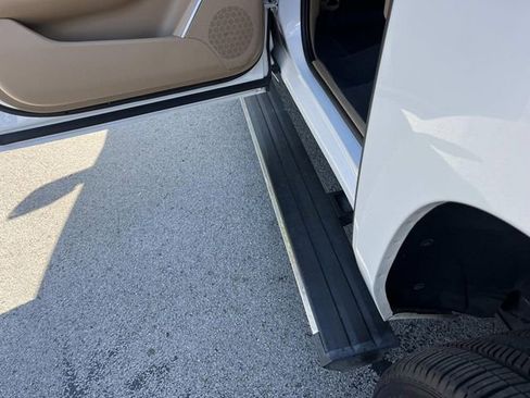 Used 2018 Cadillac Escalade ESV Platinum image 11