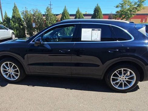 Used 2020 Porsche Cayenne image 5