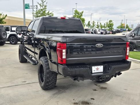 Used 2022 Ford F250 XLT w/ Black Appearance Package AWD/4WD image 4