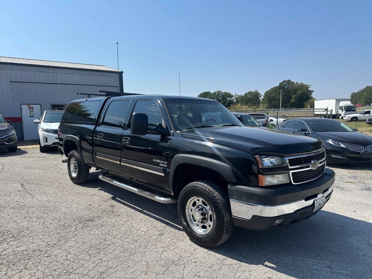 Used 2007 Chevrolet Silverado 2500 LT w/ Heavy-Duty Power Package AWD/4WD image 3